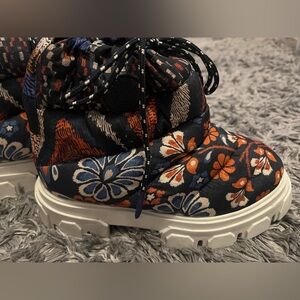 Farm RIO boots size 9